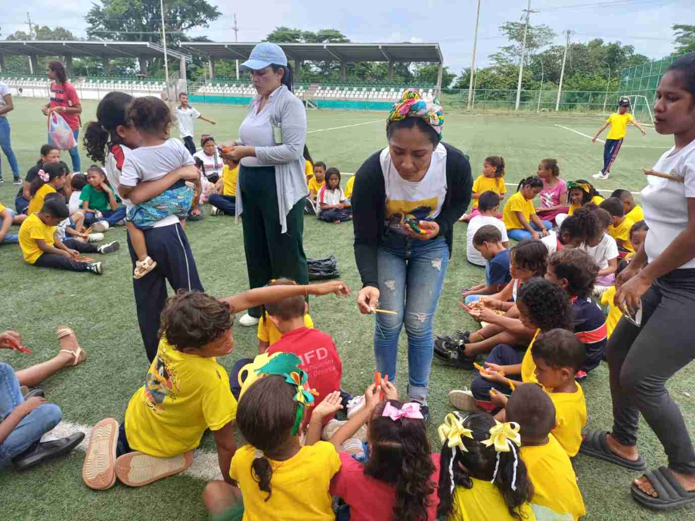 Momento del show del evento 'Calma que transforma', con participantes disfrutando de la actividad en Antioquia."